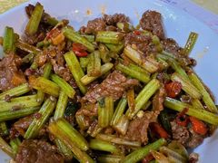 土芹菜炒黄牛肉-小辣椒(华富店)