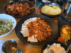 金枪鱼沙拉拌饭-吾里.春川家韩国料理(万达店)