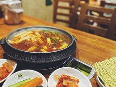 -喇喇排骨火锅·传统韩式脊骨汤(望京西园总店)