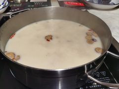 -尚尚仙·酸汤猪手·猪肚鸡火锅(华联万柳购物中心店)