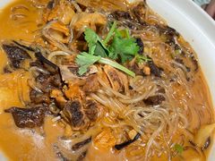 小鸡蘑菇炖粉条-四姐妹东北饺子(沙尾路店)