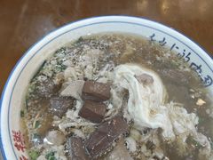 -裕新楼粉面馆·石磨手工粉(四方坪店)