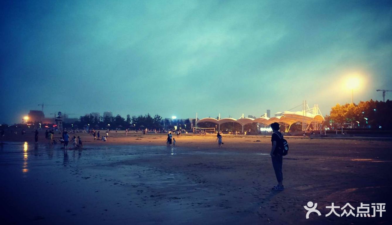 位于西海岸新区凤凰岛。南濒黄海