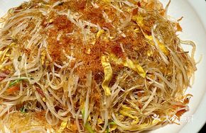 Golden Threads Stir-Fried Shark Fin