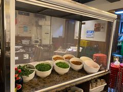 自助调料区-肖肖酸萝卜鱼火锅(总店)