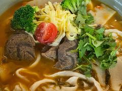 老酸菜牛肋条面-阿彬生炒牛肉面(解放路店)