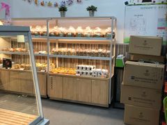 面包甜点陈列柜-仟吉(星汇维港店)