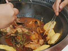 -哈尔滨烧烤·山河村铁锅炖(交大店)