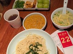 -裕兴记•蟹黄面馆(人民广场店)