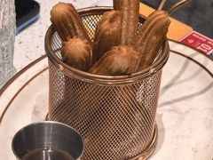 西班牙油条配巧克力酱-CRAZYONES西班牙海鲜饭(上海美罗城店)