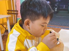 -志龙皇冠吃货椰子铺