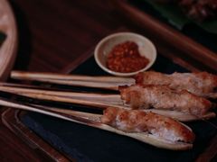 西双版纳南糯山香茅草烤鸡-良米山·云南野生菌过桥米线(上海首店)
