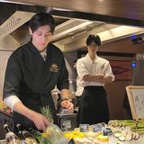 之后吃饭没有帅哥服务我可不去❗