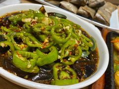 青椒呛皮蛋-天添纸包鸡家常菜