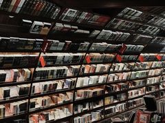 -钟书阁(珍园店)