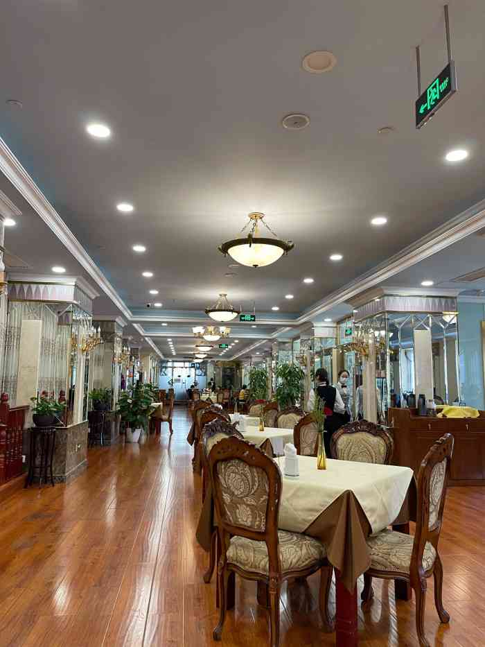 新侨三宝乐西餐厅(崇文门店)-"新侨三宝乐西餐厅位于崇文门西大街与