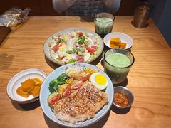 -POKEE VIA&Brunch·维娅(重庆来福士店)