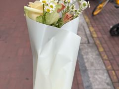 -何兮花店·气球派对鲜花店(马桥银春路万科城店)