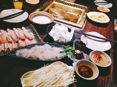 -东巴婆婆云南鱼豆花火锅(大东门店)