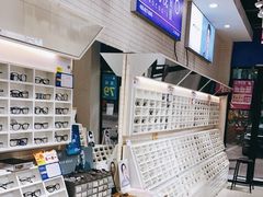 -诺柯视眼镜-蔡司依视路官方工厂店(淞南一店)