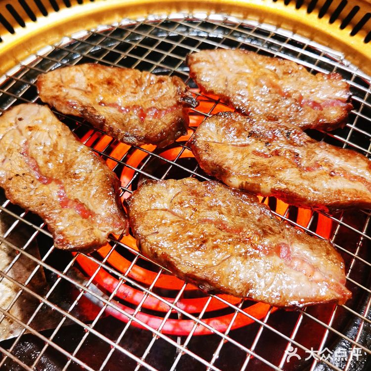 吃肉乐园丨富士烧肉牧场肉品高级，等你来大快朵颐