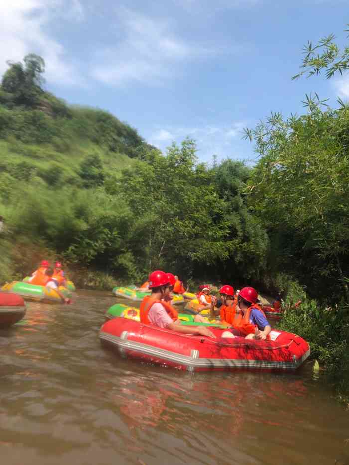 鹫峰峡漂流-"翻了两次船 也是无语了 确实挺险的 就是.