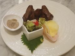脆皮炸乳鸽-厦门朗豪酒店 · 明阁中餐厅