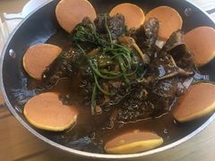 铁锅昂刺鱼贴玉米饼-关东小磨东北菜(上海长风大悦城店)