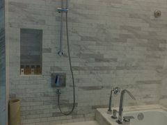 -上海滴水湖皇冠假日酒店