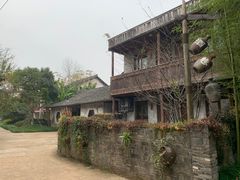 酒窖住宿-乌村