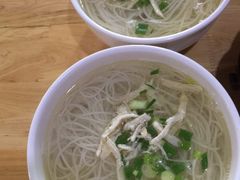 鸡汤银丝面-二孃鸡爪爪(东郊记忆店)