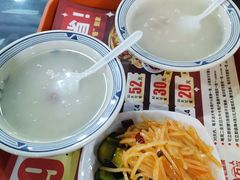 -牛一嘴·兰州牛肉面·大盘鸡(财富中心店)