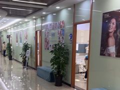-茂菊口腔连锁(浦东南路店)