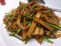 卤香干炒耳尖-冰火楼(梦泽园店)