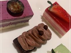 -万荟轩海鲜·粤式点心自助餐厅(蓝海风万怡酒店)