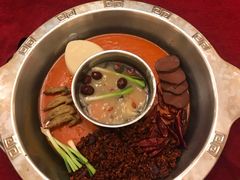-山城年华老火锅(玉林店)