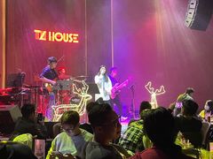 -TZ House音乐现场(来福士中心店)