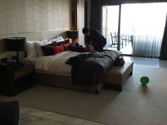 -上海滴水湖皇冠假日酒店