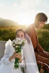 -雪中彩影婚纱摄影·微光艺术中心