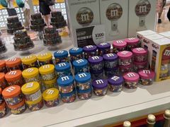 -m豆巧克力世界(上海世茂广场店)