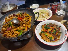 -富正毅三下锅·湘西韵味(天门山索道店)