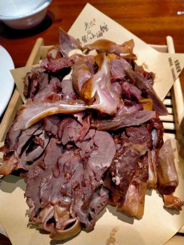 熏酱小酒馆-"熏酱口味好,菜品再精细点就好了,口味还好.