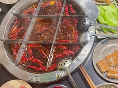 -洞亭火锅(防空洞总店)