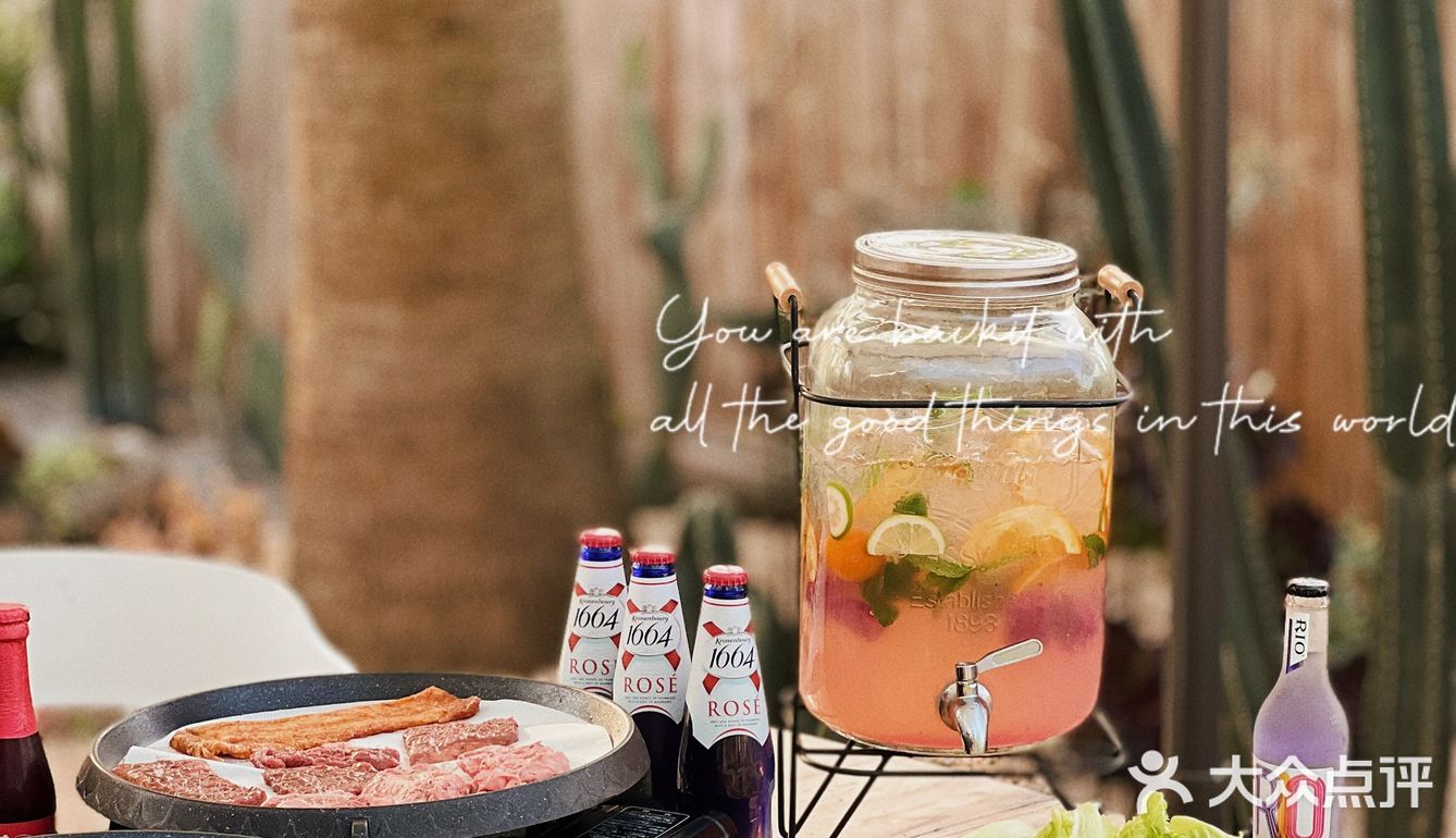 在花园里吃烤肉是一种什么体验呢⁉️  