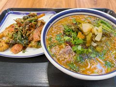 边境大炸荟-云阿蛮云南生烫牛肉米线(奉贤路店)