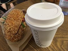 -星巴克(浦东机场T2到达店)