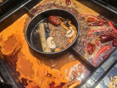 -老牌坊云南鱼豆花火锅(哈西万达店)
