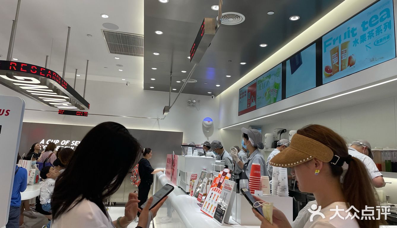 桥北弘阳开店的第一天又排队去买