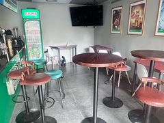 等位区-青岛啤酒鲜啤吧(水围店)