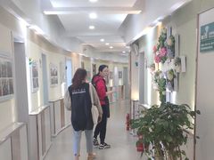 -丽妍美容美发化妆美甲学校